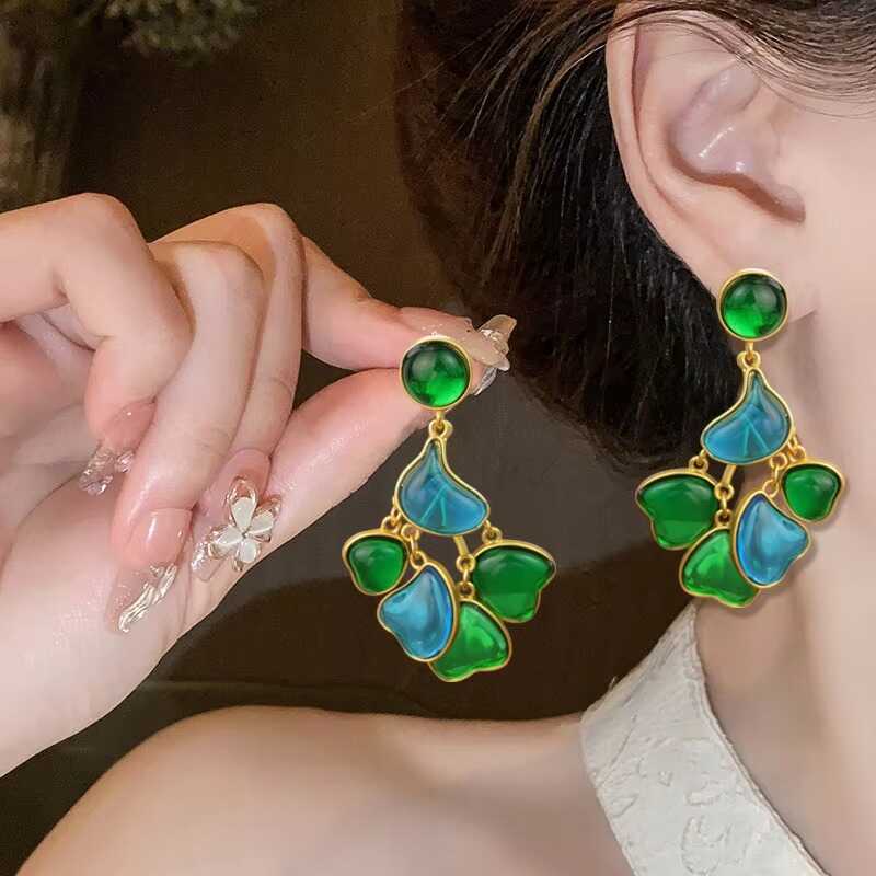 Ha261eaedd43e44228bc9ba